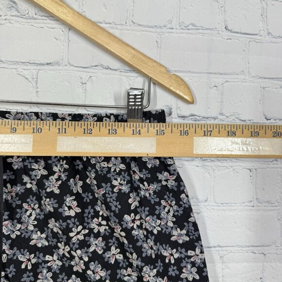 Life is Good Shorts Women Medium Cotton Pajama Floral Love Cottage Fairy - Picture 6 of 9